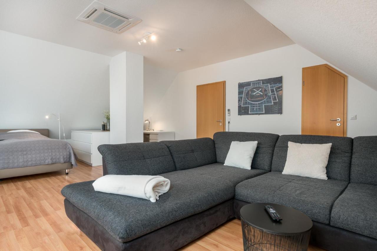Große, moderne Wohnung im Grünen nahe Frankfurt Dreieich Exterior foto